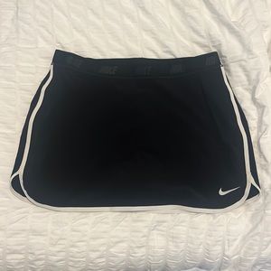 Women’s Nike golf skort - Large